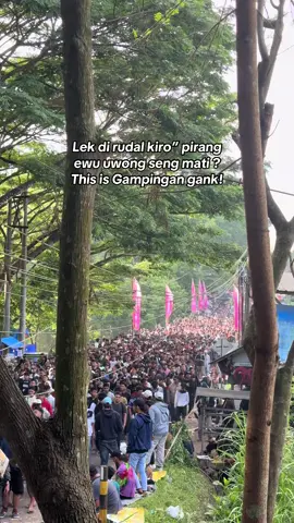 Penonton karnaval gampingan 2025 kira” brapa ribu orang ? #karnaval #karnavalsoundsystem #allingampingan #karnavalgampingan #fyp 