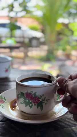 tim kopi tanpa gula , sini merapat.