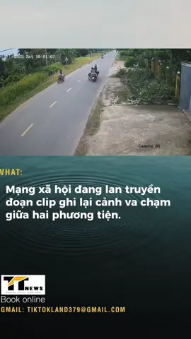 Mạng xã hội đang lan truyền đoạn clip ghi lại cảnh va chạm giữa hai phương tiện. Điều đáng chú ý là chỉ ít giây sau vụ va chạm, xuất hiện hai người điều khiển xe công vụ, mặc trang phục giống lực lượng an ninh cơ sở (trước đây gọi là bảo vệ dân phố) đi ngang qua hiện trường. Tuy nhiên, cả hai đều không có bất kỳ phản ứng hay động thái can thiệp nào. Sự việc này đang khiến dư luận đặc biệt bức xúc, đặt ra yêu cầu cơ quan chức năng cần sớm xác minh, làm rõ trách nhiệm và vai trò của hai người này trong tình huống nói trên.#TTNEWs #tintuc24h #tintuc 