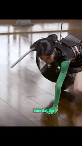 dari semua BTS WGUP , jujur ini yang bikin gue Baper.  Asa yang gak mau mengecewakan para penonton dan ada Ahyeon Yang masih sempat2nya merasa bersalah (jadwal pulang semua staff terhambat) padahal dia yang luka 😭 AYO GUYSSS SEMANGAT VOTE, KITA KASIH HADIAH BUAT MEREKA 😭 semangat Streming juga🥺 #BABYMONSTER #ASA #AHYEON 