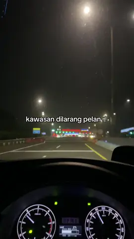pelan dilajur kanan kami dim secara tak sopan🗿☠️ #kalikangkungraceway #ligamalamsenin #toltransjawa #ligatransjawa #bismania 