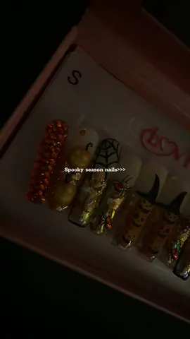 #spookyseason #pressonnails #halloween #nails💅 