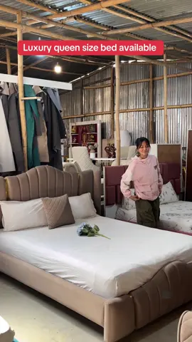 #luxuryfurniture #bed #beddesign #furnituredesigner #interiordesign 📞..9849869178 / 9866072128