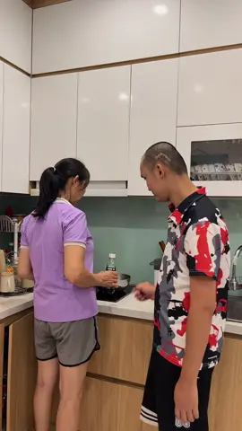 Hôm nay lại quậy mẹ tiếpppp #bihayhat #TikTokAwardsVN #haihuoc #vuinhon #viraltiktok 