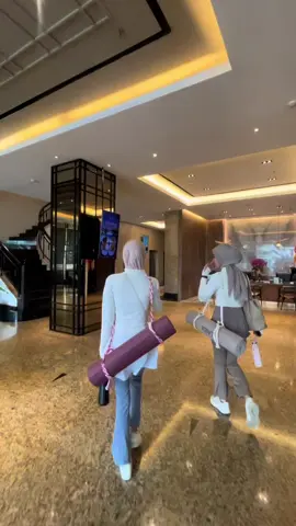 Yoga day ᥫ᭡ @PejuangDeadline  @racunmbakgemini @breathenbliss_  #pejuangdeadline #racunmbakgemini #eventyogapku #yogapekanbaru  #fypyoga