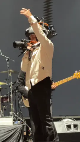 Demi video klip elu elukan rela pake helm ga naik motor😭😂🤣😅 @Uan kaisar #juicyluicy #juicyluicyband #uankaisar #uankaisarjuicyluicy #juliankaisar 