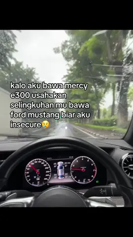soalny naksir pol sm mustang🥲 #justkonten #mercedesbenz #fordmustang 