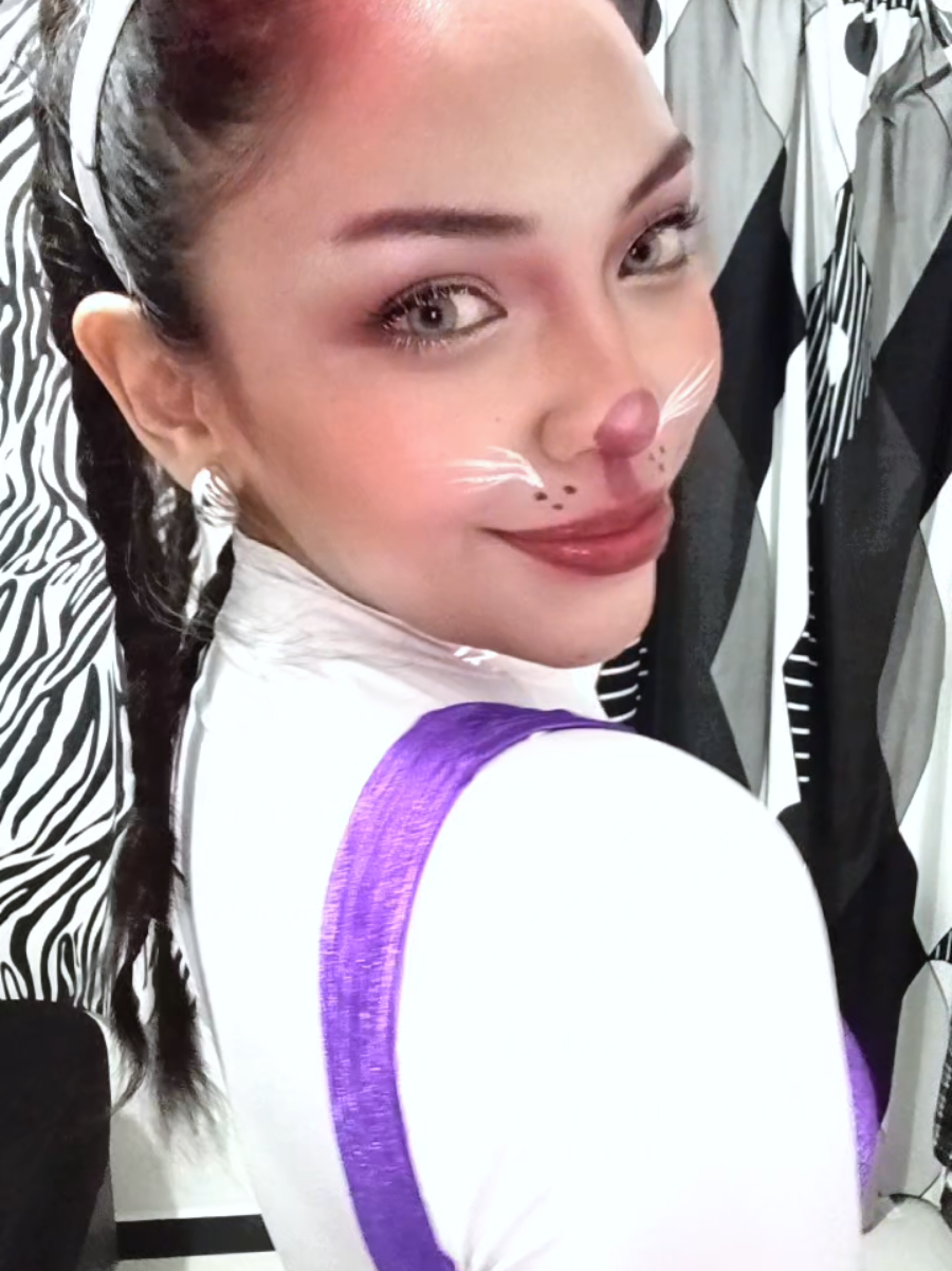 🐰💜 #halloweenmakeup #bonny #weirdo 