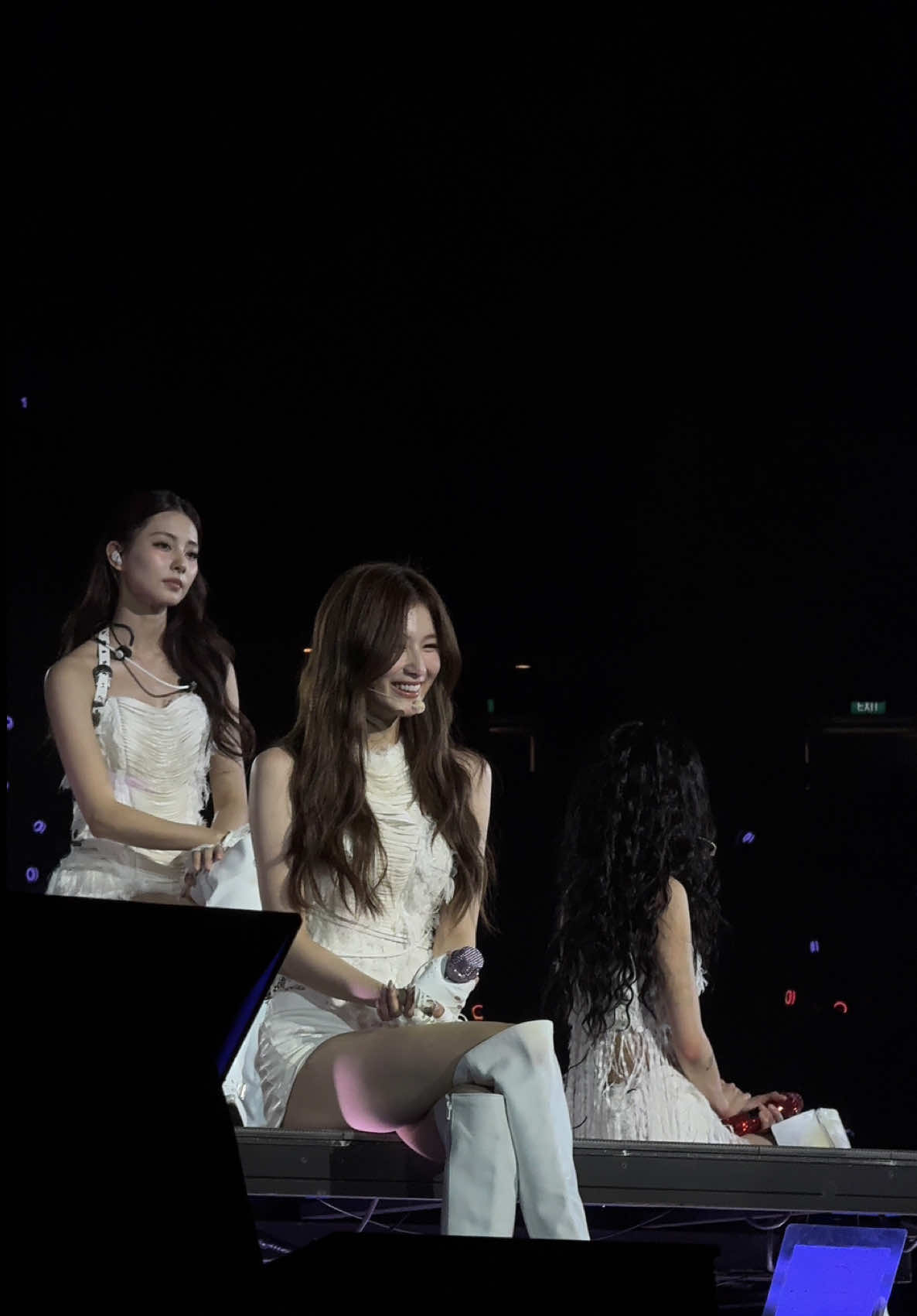 sana n tzuyu in one frame is KILLING ME my eyes r blessed  #thisisfor #twicesg #sana #tzuyu #fancam