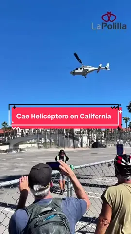🚨 Tragedia evitada en California 🚁 Durante el evento “Cars ‘N Copters on the Coast” en Huntington Beach, un helicóptero perdió el control y se estrelló contra palmeras y una escalera peatonal. Cinco personas resultaron heridas, incluyendo a un menor, pero milagrosamente no hubo víctimas mortales. Autoridades investigan una posible falla mecánica. Un espectáculo que terminó al borde del desastre. #California #Helicoptero #huntingtonbeach #LoVíEnLaPolilla