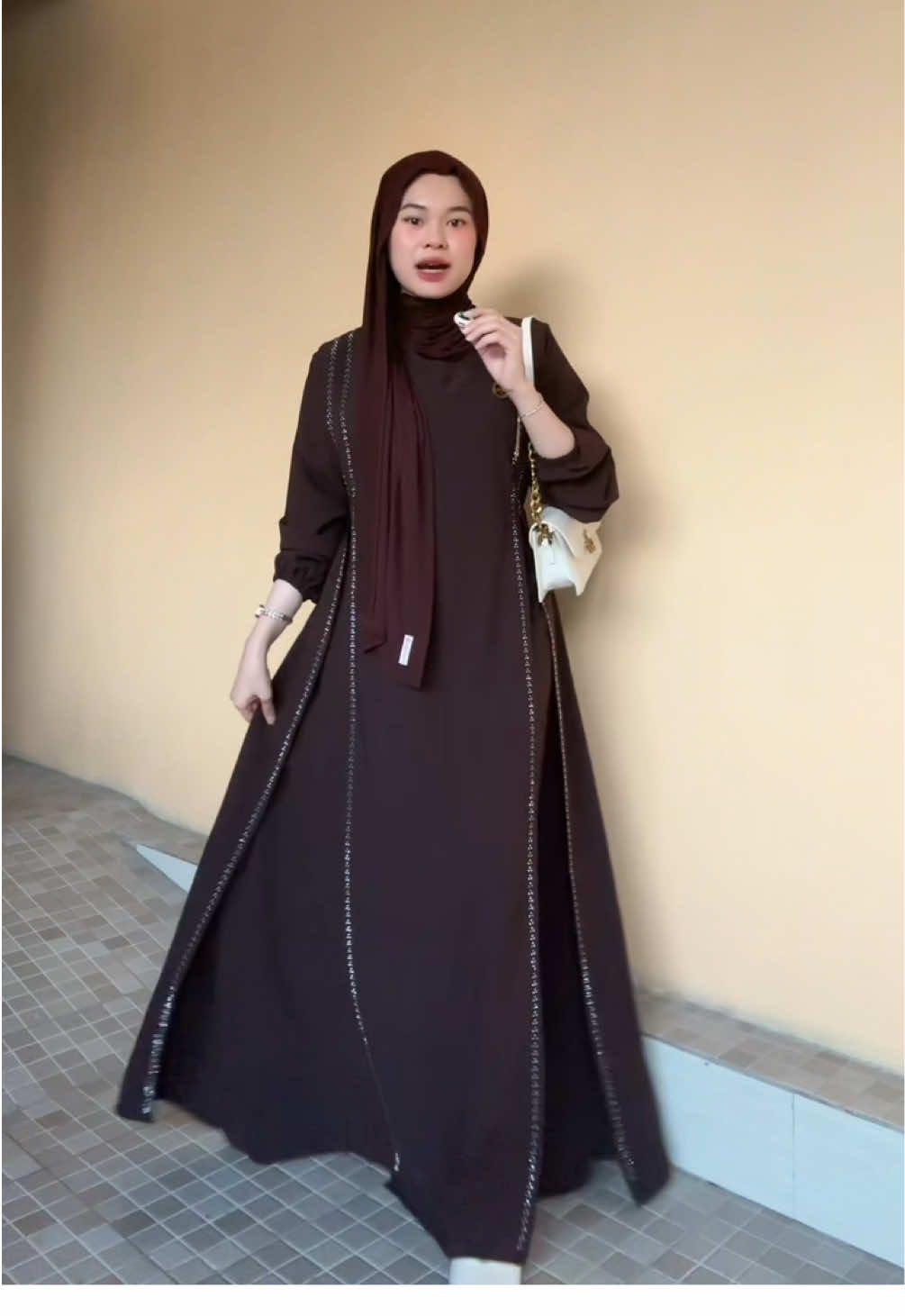 Membalas @SaskiaSndn cuma 100ribuan😭😭💓