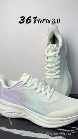 Affordable & Quality Running shoes haap mo?!? Ito na yun, get this 361 degrees feiyu 3.0 running shoes. Click yellow basket & check out. #361degrees #361degreesrunningshoes #runningshoes #shoesforwomen 