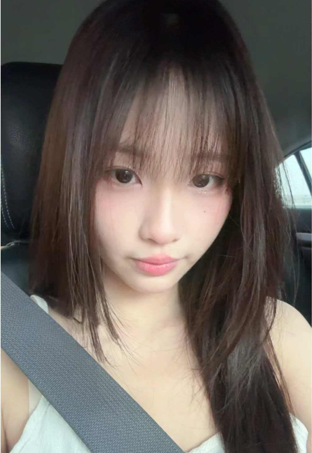 ข้างนอกฝนตกแล้วนะร่มหน่อยมั้ย?