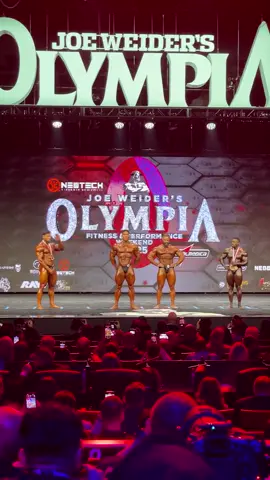 ramondinopro makes history — ending the Bumstead era and becoming the new Classic Physique Olympia Champion! 🇧🇷🔥 Top 5: 1️⃣ Ramon Dino 2️⃣ Mike Sommerfeld 3️⃣ Terrence Ruffin 4️⃣ Josema Muñoz 5️⃣ Niall Darwen #ramondinopro #mrolympia #2025  #win #brasil🇧🇷 