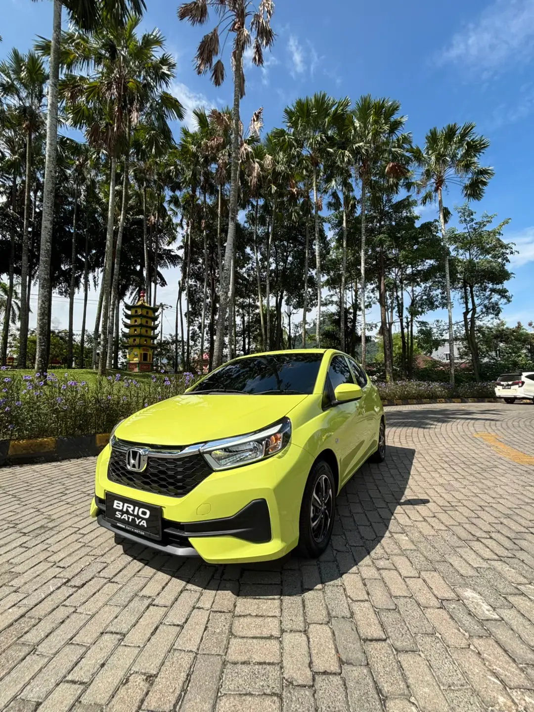 Cash - Rp.203,500,000  Kredit - Dp 25 jtan Angsuran 4.460.000 jt  Ready untuk warna lain yah …  Info Pemesanan  Tlp/Wa : 0822-4617-9727  Sales Honda Kalbar  #kalimantanbarat #pontianak #sambas #sintang #singkawang 