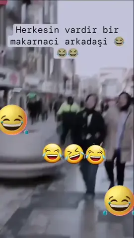 😂😂Bu makarnacı😡😡😂