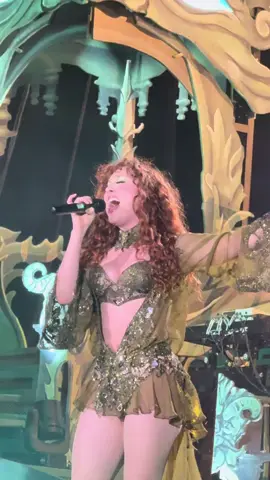 her mic was onnn😭 #chappellroan #thesubway #chappellroanpasadena #visionsofdamselsandotherdangerousthings 