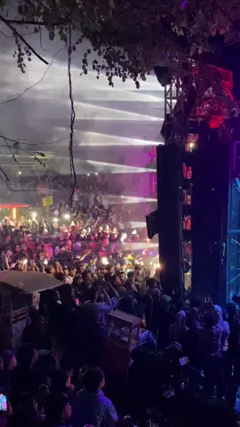 seng duwe melok gayengg 🤪🤪🤪🤩🤩 @K5 Maximal Audio  #k5maximalaudio  #allingampingan2025  #tetaptenangkuasaikeadaan  #soundhoregjawatimur  #soundsystem 