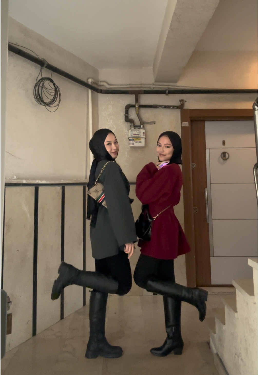 İkizim ve ben yine 👯 @EM #fitchick #outfit 