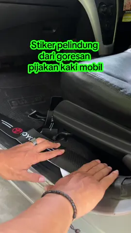 Stiker pelindung goresan dipijakan kaki mobil,tersedia untuk semua jenis mobil,yuk di co buruan #stiker #stikerpelindung #universal #fypシ゚ #viosdugong 