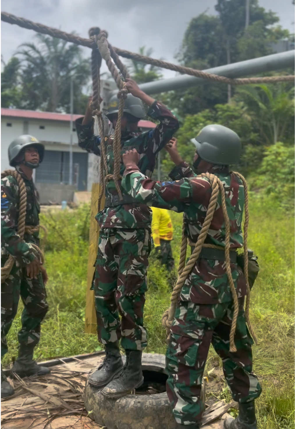 Meluncur Tali #olahragamiliter #binjas #tnial #dikmata #casistni 