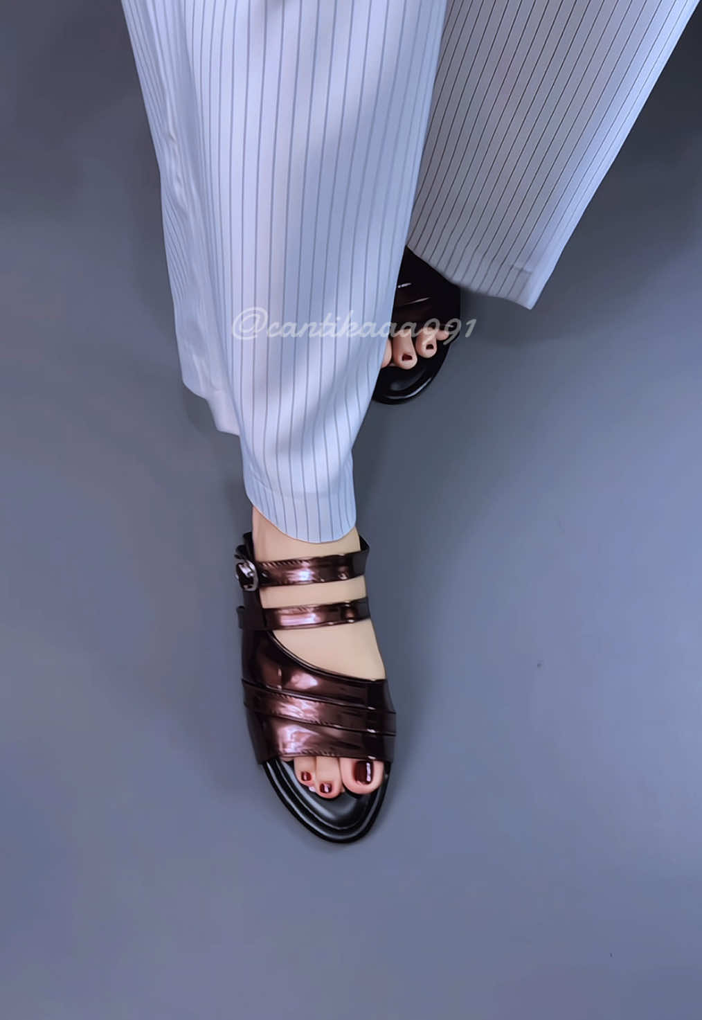 Sandal slip on flat mules by siejak#sandalmules #sandalflatmules #sandalflat #flatmules #sandalkekinian 