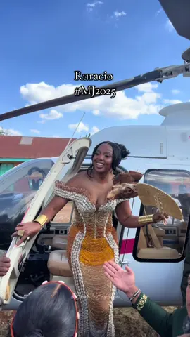 This was 🔥🔥 #ruracio #weddingguestoutfit #weddings #weddingcontentcreator 