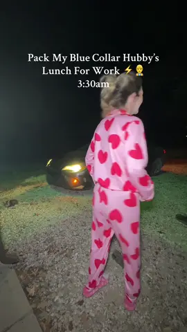 Good morning 🫶🏼 when I tell you I walked over 2 miles yesterday trick or treating and my sciatica nerve is throbbing and everything is swollen, but I’ll de darn if my hubby isn’t taken care of. #bluecollarlife #bluecollarwife #packmyhusbandslunchwithme #morningroutine #MomsofTikTok 