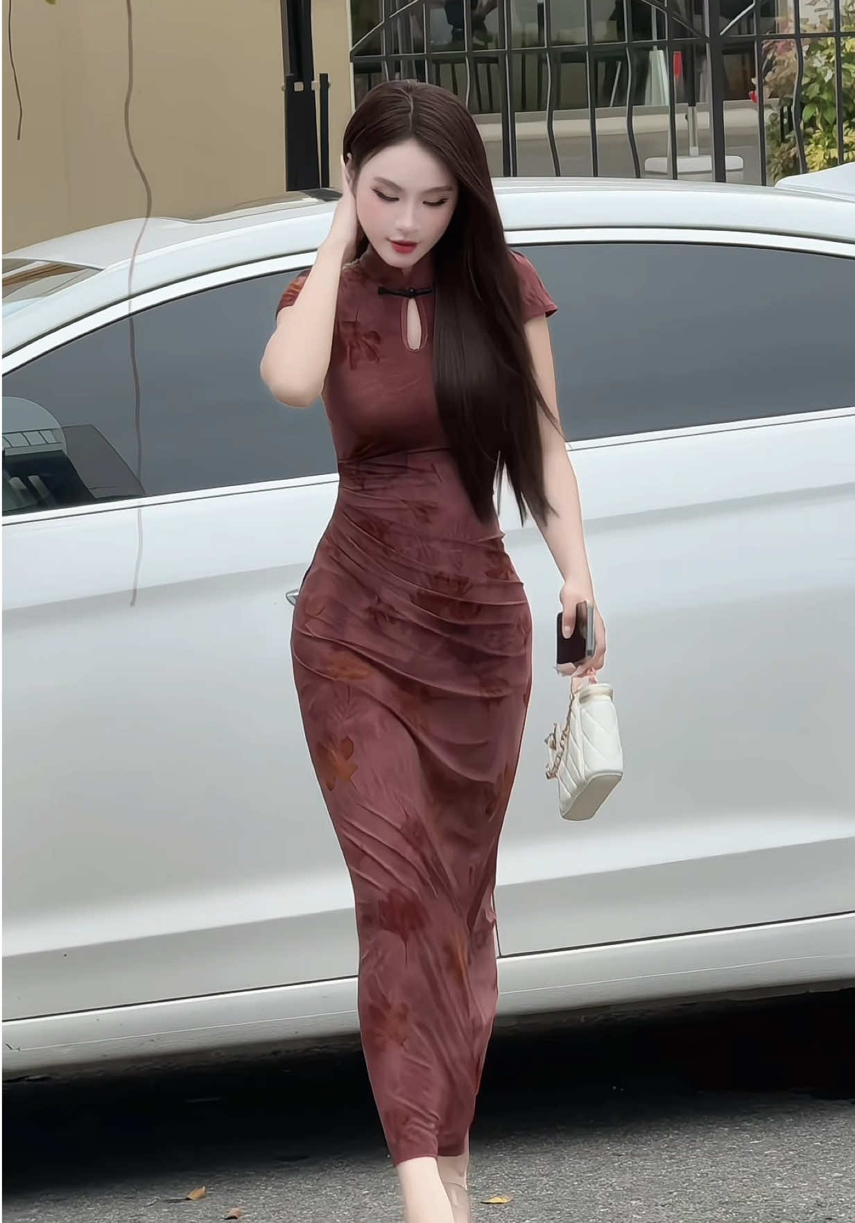 Tránh đường cho gái đẹp đi qua  #TikTokAwardsVN #sontungmtp #vaybody #simihouse #simihousechuyenvay 