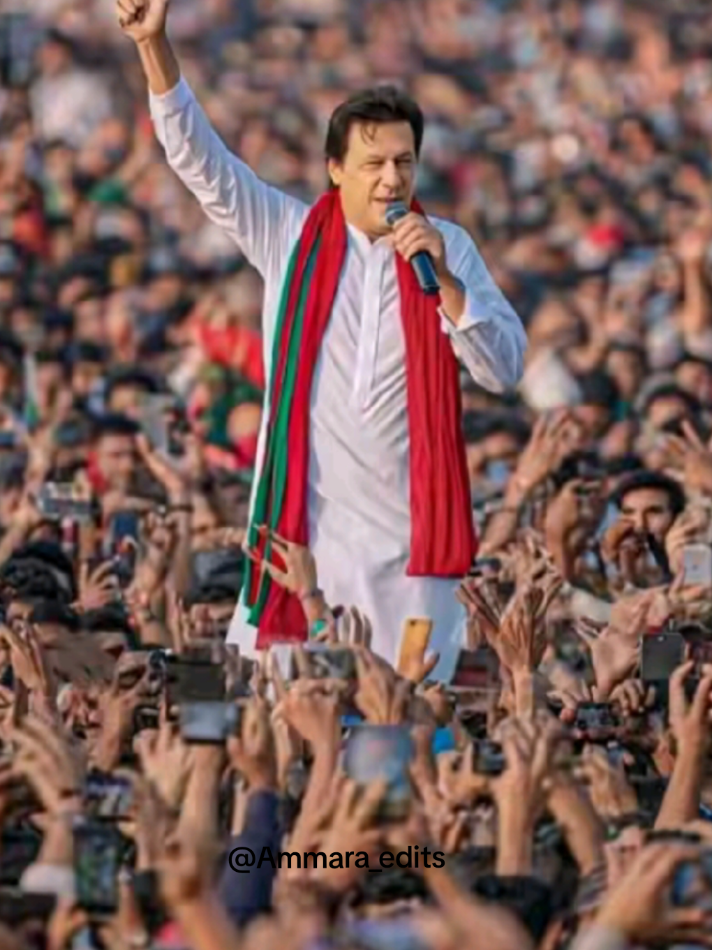 Aesey dastoor ko subha bey noor ko hum nhi jaantey ....hum nhi maantey.....Wave Fredom Flag #pakistan #imrankhan #ik #804 #freedom 