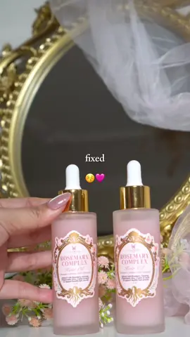 Rosemary Complex Hair Oil: Formulated to strengthen hair and reduce breakage🩷 #glowiesbeauty #moisturizerglowiesbeauty #serumalisdanbulumataglowies #dreamymoisturizer #rosemarycomplexhairoil 