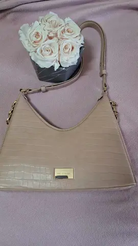 October is Breast Cancer Awareness Month, and @idealofsweden @IDEAL OF SWEDEN proudly supports this important cause ❤️ Code ARI15 --> 15% off at @idealofsweden @idealofsweden propone prodotti progettati e sviluppati in Svezia. Hanno ideato un ecosistema unico di prodotti magnetici compatibili come custodie per cellulari, portafogli, borse, power bank, cavi Lightning e diversi tipi di supporti che semplificano l'utilizzo dei dispositivi mobili. La loro collezione di prodotti è fatta per adattarsi a diverse situazioni e occasioni senza rinunciare al design o allo stile.  Con il codice ARI15 hai uno sconto del 15% per ogni ordine. #idealofsweden #idealofswedencode #idealofswedenphonecase #idealofswedendiscountcode #idealofswedendiscount 