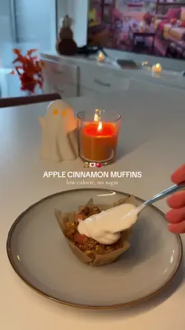 apple cinnamon muffins - naturally sweet & perfect for a healthy snack ✨ what you need: • 150 g oats • 1 tsp baking powder • 1 tsp cinnamon • a pinch of salt • 2 eggs • 300 g unsweetened applesauce • 70 ml almond milk • 3 apples (finely chopped) for the topping:  • for the topping skyr or greek yoghurt • some almond milk • as much cinnamon & sweetener as you like (I used no sugar vanilla syrup) how to: 1. preheat the oven to 180°C (350°F) 2. mix oats, baking powder, cinnamon and salt 3. in another bowl, mix applesauce, eggs and almond milk 4. combine wet and dry ingredients. 5. fold in the chopped apples 6. fill the muffin cups and bake for about 25 minutes 7. prepare the topping as shown in the video 8. put everything together & enjoy 🤍 #healthyrecipes #nosugar #fallbaking #muffins #cleaneating 
