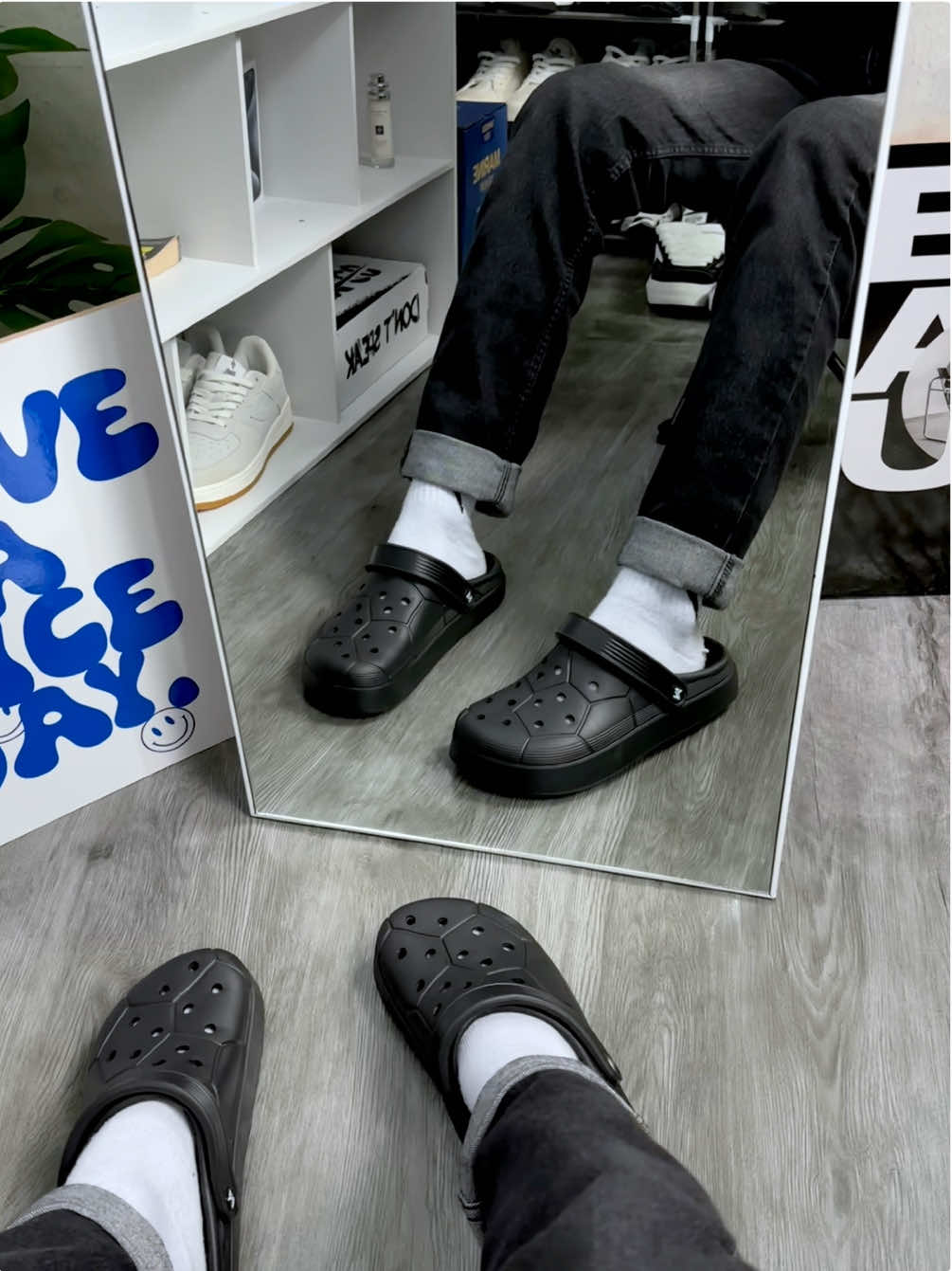 Rekomendasi sendal slop baim dari brand Mackers #sendalslop #sendalcowok #sendal #sendalbaim #sendalkekinian 