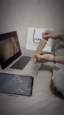 Thương mình trước đã 🤍 #iphone #iphone17promax #apple 