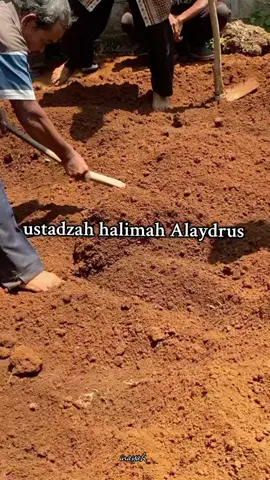 bagi perempuan jangan ada yang ikut ke kuburan, desek-desekan  #ustadzahhalimahalaydrus #nasihatislami #dakwah #ceramahislam #fyp 