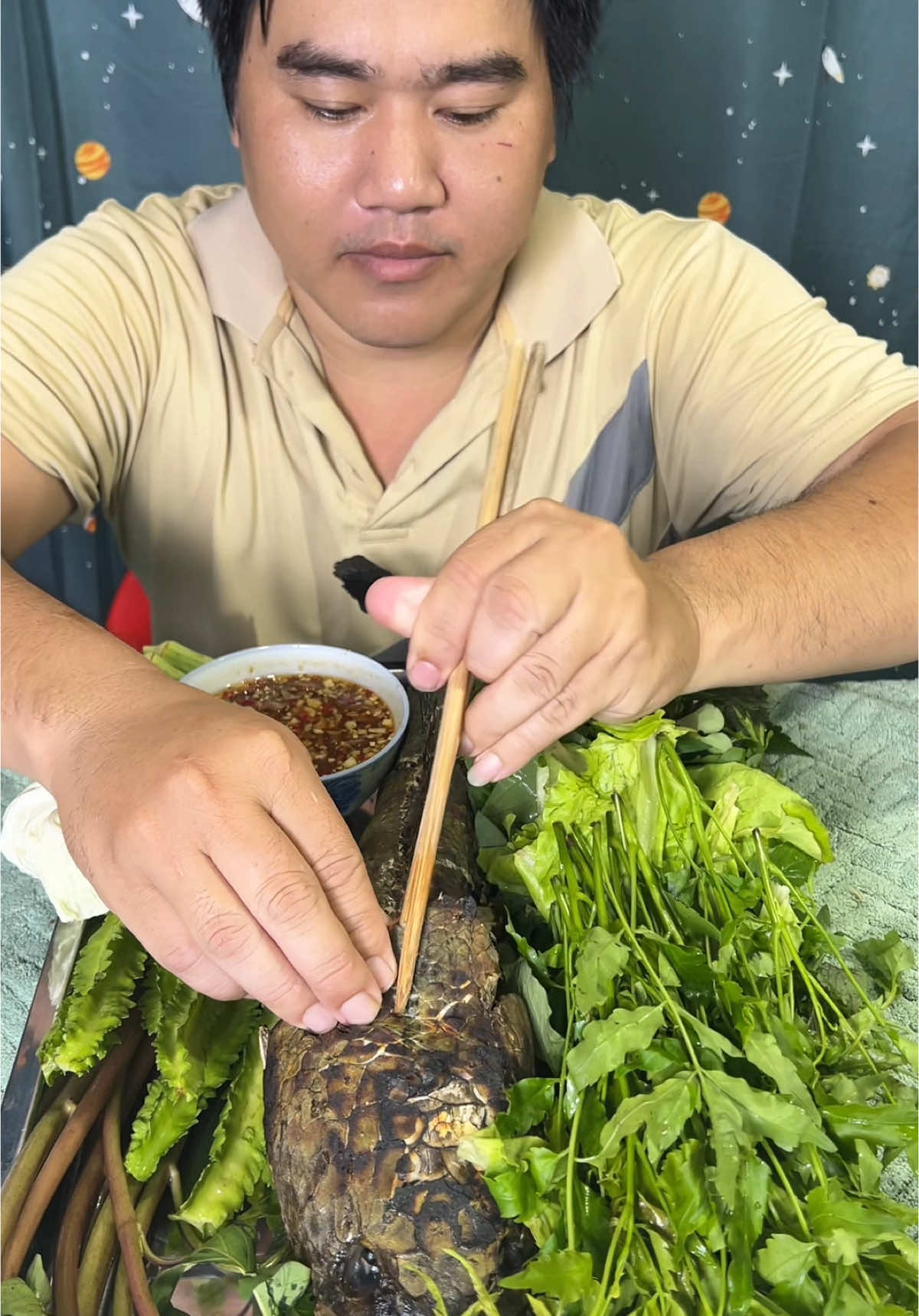 Cá lóc nướng rau sống sầu đâu chấm mắm me #ruotcaloc #amthucmientay #ancungtiktok #fyp #diepthanh605 