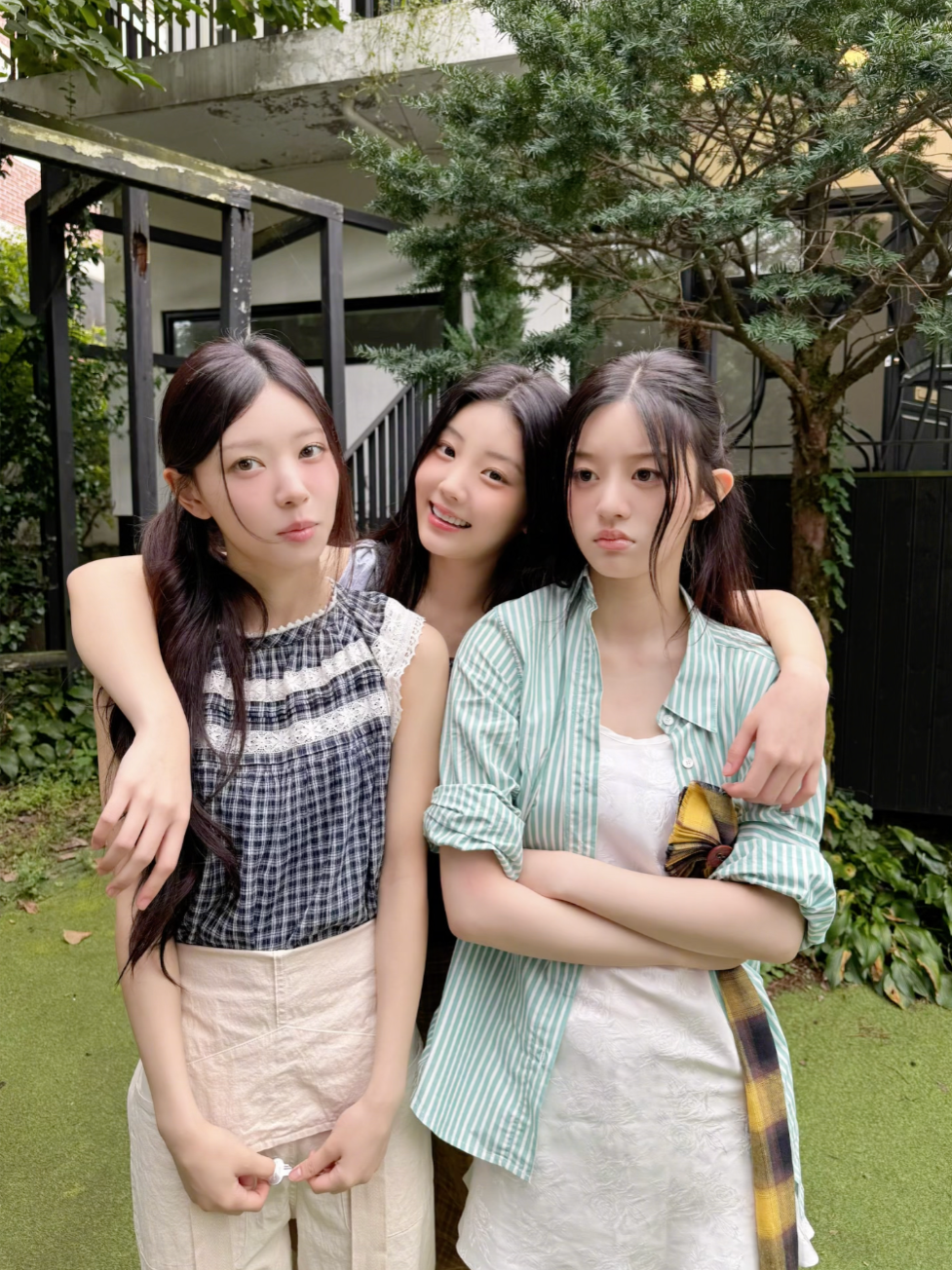 me too?  #ILLIT #아일릿