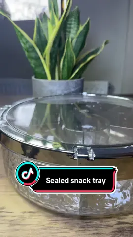 Keep your snacks fresh, organized, and ready to go! 🍎🥨🍪 The Sealed Snack Tray is perfect for work, school, travel, or home — no spills, no mess, just pure convenience and freshness in every bite! 💚 #SnackSmart #FreshAndSealed #MealPrepMadeEasy #HealthySnacking #KitchenMustHave