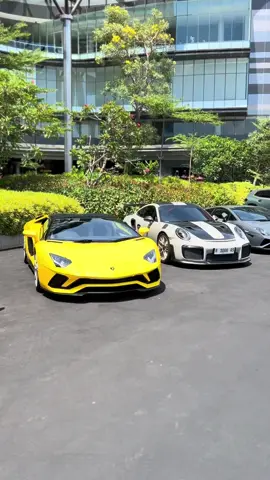 Surabaya pagi ini #surabaya #indonesia #cars #lamborghini #ciputraworldsurabaya 