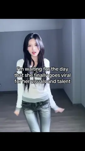 I’m happy she got more lines this era 😭 #ive #gaeul #kimgaeul #kpop #viral 
