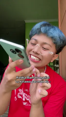 Senyum pas main hp = pacaran🥰💔