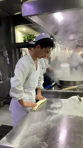 #lanfulanzhouniuroumian #lanzhoubeefnoodle #lanzhoulamian 
