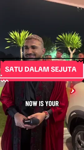 Keindahan Sambutan Hari Kelahiran cs ni buatkan madam ana akan ingat sampai bila bila ..  Jujur sepanjang madam ana menceburi bidang perniagaan belum pernah madam ana rasa dekat dengan Founder , dengan Company . Bukan kata majlis hari jadi .. founder pun x kenal kita agent ni .  Tapi bila join Choco Albab ni tak sangka luar biasanya kasih sayang & penghargaan seorang founder kepada agent2 .  Tak expect langsung surirumah yang dulu hanyalah jual Cokelat ni sebab nak RM300 sebulan tapi boleh melangkah jauh sehingga harini siap dapat invitation ke private birthday party Founder sendiri lagi .  Di platform ni , madam bukan belajar tentang cari duit untuk diri sendiri semata mata , tapi banyak kepada perkongsian Bersama Tersayang .. banyak kepada memburu impian ..  Terima kasih cs !! Ure the best founder berjiwa agent satu dalam sejutaaa 🫶🏻 @CEO Choco Albab  #chocoalbab #TeamChocoalbab #SaudagaarAsia #AlbabNights2025 #moroccannightsattheestate 