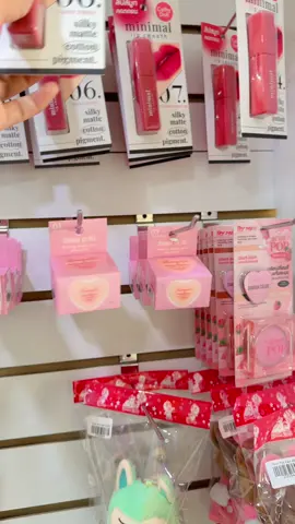 ဆိုင်မာလာကြည့်လို့ရတယ်နော်🫢❤️#ဆိုင်လိပ်စာ39လမ်း71Aနဲ့ရေနီမြောင်းလမ်းကြားမိန်းထဲမှာပါ #yoonpoeeaincosmetics #yoonpoeeainsharingontiktok #အလှပနဲ့ပတ်သက်ပြီးအမြဲတင်ပေးမယ်နော်🖤🖤 