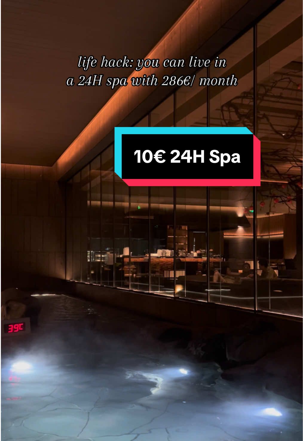 Choose wisely 🙂‍↕️ 📍Gora Resort  蔷萝花潭温泉洗浴 If you’re coming to China, this is a must try experience.  24 spas offers a whole unique experience and it’s usually cheaper than a hotel.  Once you entry, you can store your luggage, change into your pijamas that they will provide for you and then you can choose different activities, massage, hot spring, sauna and spa. Some spas offer unlimited drinks, fruits or ice cream, and some of them do not offer complimentary food, but the price is lower. The selection of food was pretty good because they had chinese food and western food starting from 3.5 yuan to even 200 yuen for high quality beef. They also had drinks desserts and coffee and prices were surprisingly pretty low, as I paid for a bingsu 28 yuen which is around 3€. The entry fee is 79 yuan which is around 9.5€ I will make a separate video showing you how I spent 24H here so don’t forget to follow me for more 🤭 #foryoupage #parati #viajes #traveltok #viralplace 