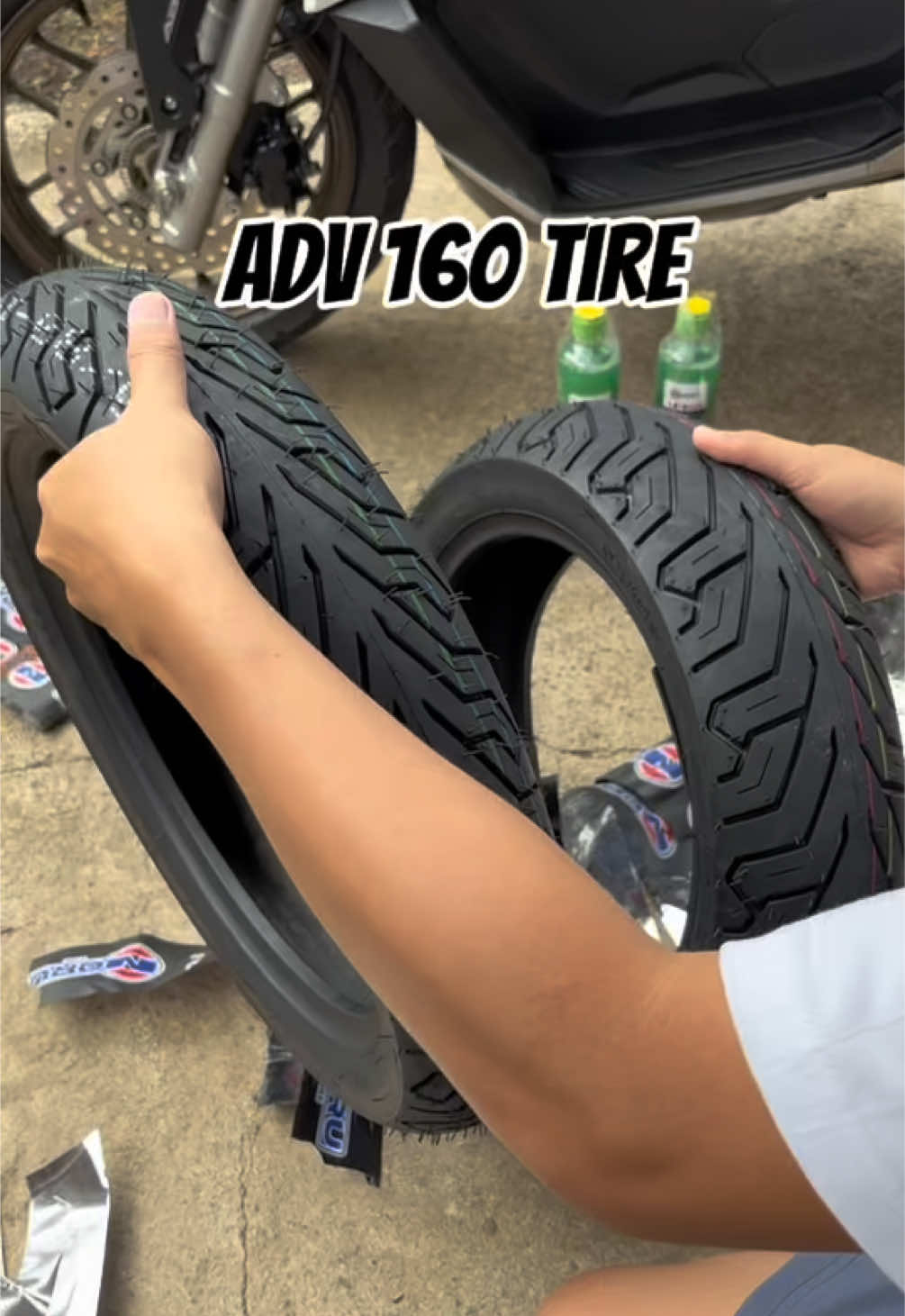 Lahat ng size ng gulong ng motor meron sila mga boss #tire #tubelesstire #adv160 