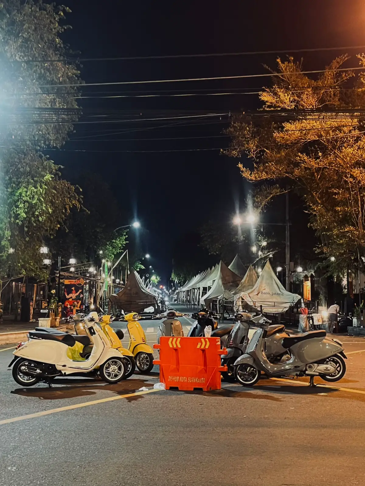 solo at 3am #fyp #vespamatic #vespa #fypシ゚ #vespasprint 