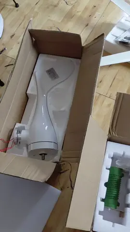 combo điện gió và điện mặt trời kết hợp