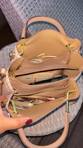 #tascantik #taswanita #shoulderbag #totebag 